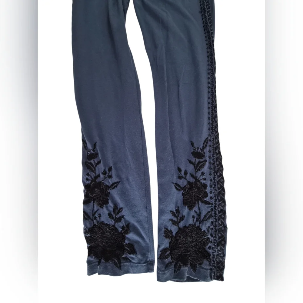 Johnny Was Magdalene Blue Embroidered Legging - Picture 2 of 12